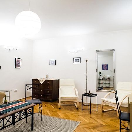 Apartment At The Deak Ferenc Ter ブダペスト エクステリア 写真