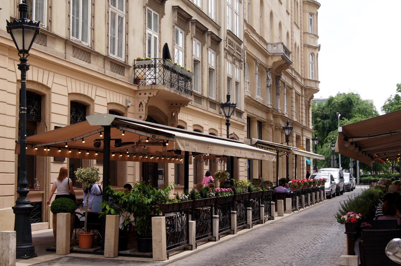 Apartment At The Deak Ferenc Ter ブダペスト エクステリア 写真