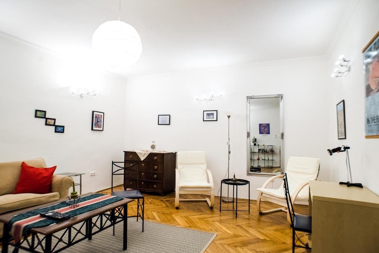 Apartment At The Deak Ferenc Ter ブダペスト エクステリア 写真